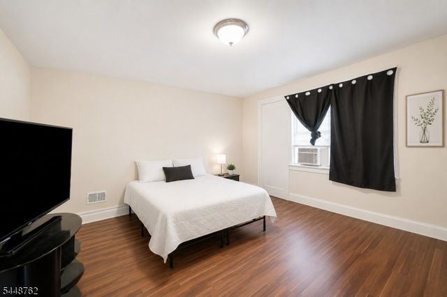 185 Grumman Ave, Newark City, NJ 07112