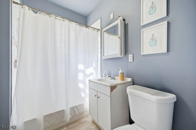 185 Grumman Ave, Newark City, NJ 07112