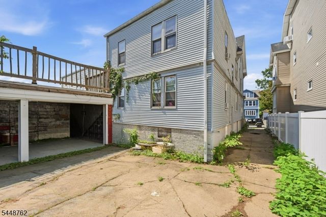 185 Grumman Ave, Newark City, NJ 07112