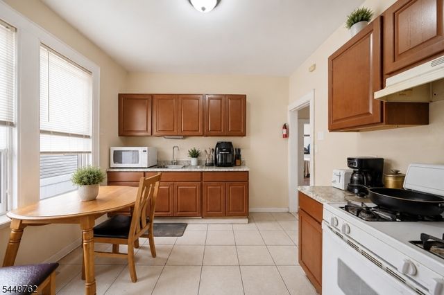 185 Grumman Ave, Newark City, NJ 07112