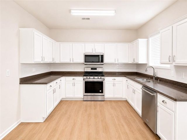 2252 Jasmine Glen Drive, Buford, GA 30519