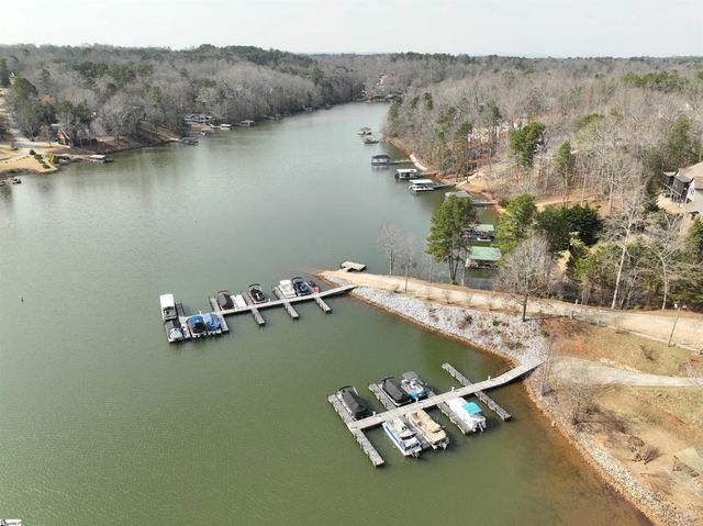 130 W Waters Edge Lane, West Union, SC 29696