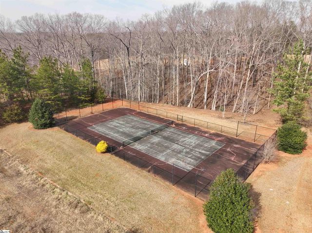130 W Waters Edge Lane, West Union, SC 29696