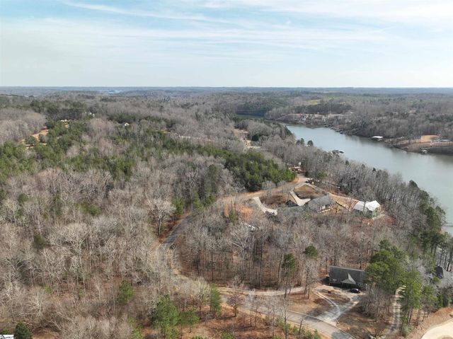 130 W Waters Edge Lane, West Union, SC 29696