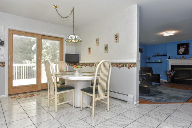 18 Gleeful Lane, Valley Cottage, NY 10989