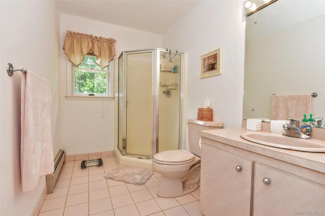 18 Gleeful Lane, Valley Cottage, NY 10989