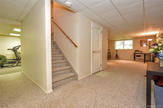 18 Gleeful Lane, Valley Cottage, NY 10989