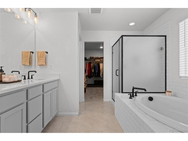 24601 E 37th Ave, Aurora, CO 80019