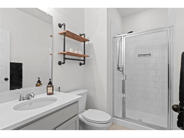 24601 E 37th Ave, Aurora, CO 80019