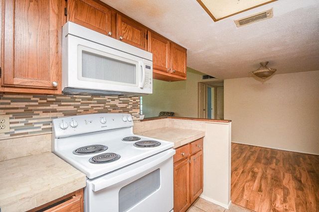 14911 Wunderlich Drive 106, Houston, TX 77069