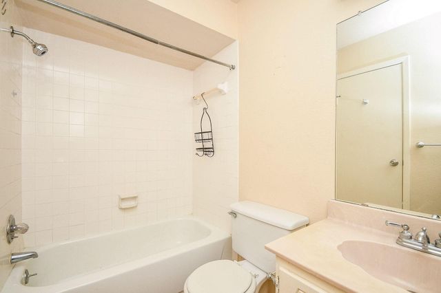 14911 Wunderlich Drive 106, Houston, TX 77069