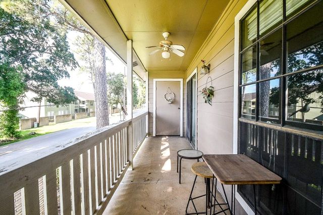 14911 Wunderlich Drive 106, Houston, TX 77069