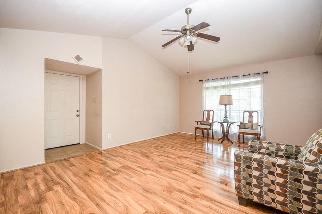 14911 Wunderlich Drive 106, Houston, TX 77069