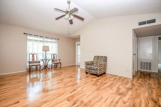 14911 Wunderlich Drive 106, Houston, TX 77069