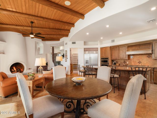 6050 N 52nd Place, Paradise Valley, AZ 85253