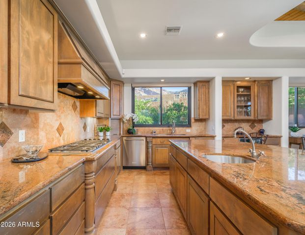 6050 N 52nd Place, Paradise Valley, AZ 85253