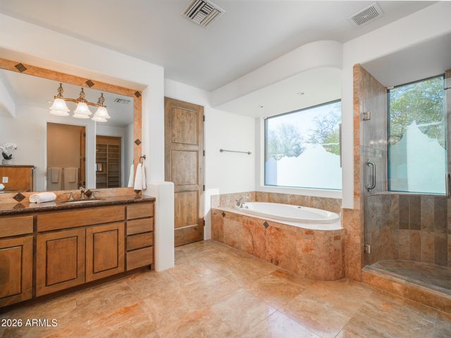6050 N 52nd Place, Paradise Valley, AZ 85253