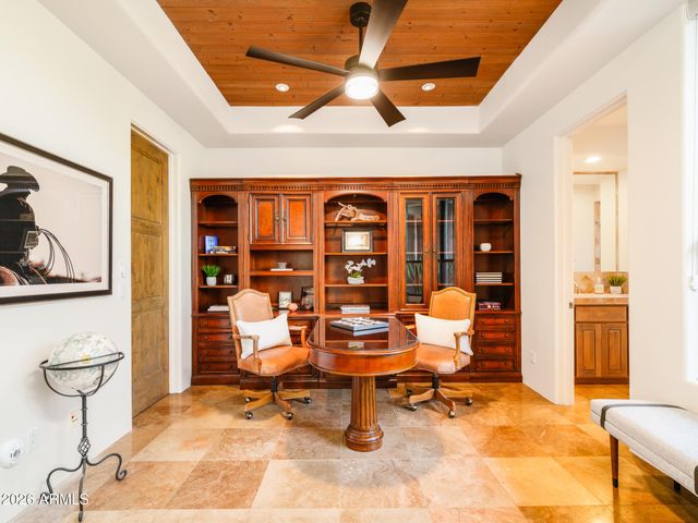 6050 N 52nd Place, Paradise Valley, AZ 85253