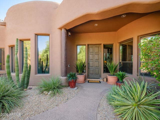 6050 N 52nd Place, Paradise Valley, AZ 85253