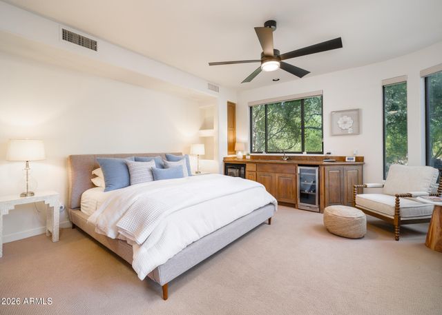 6050 N 52nd Place, Paradise Valley, AZ 85253