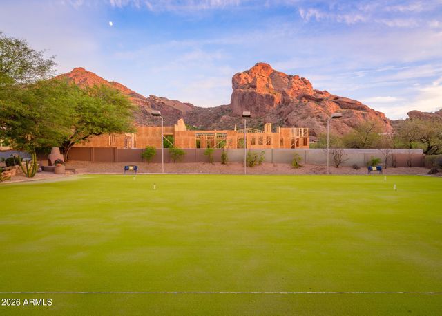 6050 N 52nd Place, Paradise Valley, AZ 85253