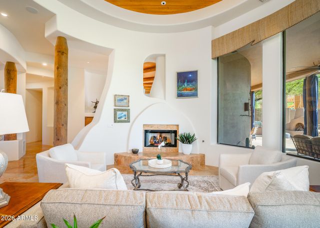 6050 N 52nd Place, Paradise Valley, AZ 85253
