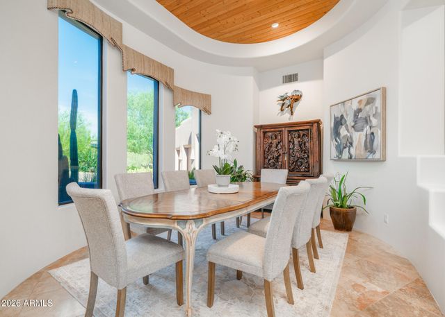 6050 N 52nd Place, Paradise Valley, AZ 85253