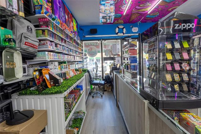 700 SW 17th Ave, Miami, FL 33135