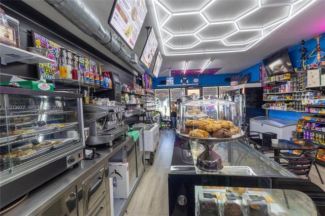 700 SW 17th Ave, Miami, FL 33135