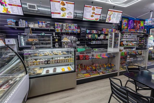 700 SW 17th Ave, Miami, FL 33135