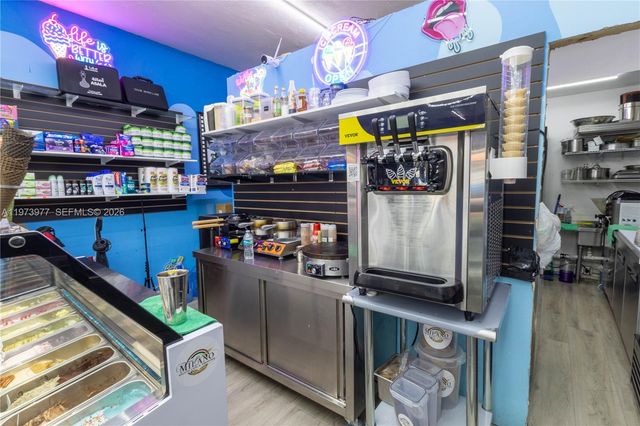 700 SW 17th Ave, Miami, FL 33135