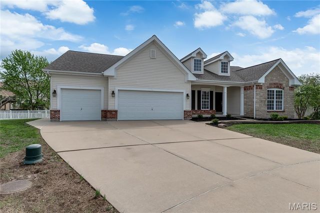 18 Bayberry Meadows Court, O'fallon, MO 63366