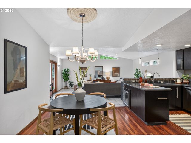 5615 Se OAK St, Portland, OR 97215