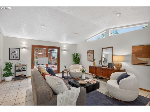 5615 Se OAK St, Portland, OR 97215