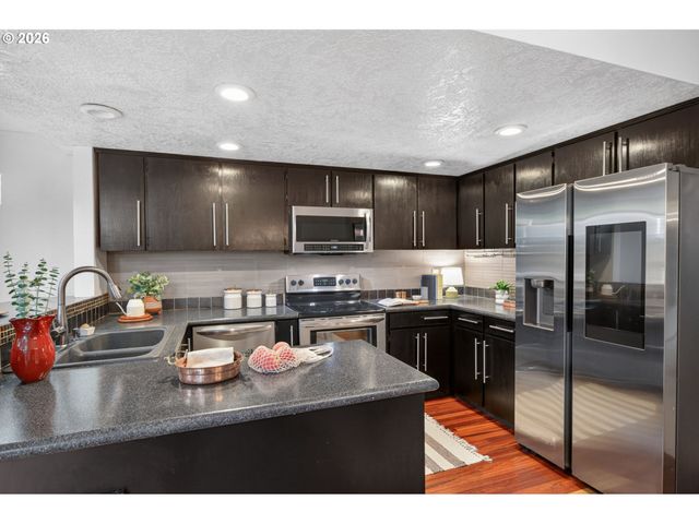 5615 Se OAK St, Portland, OR 97215