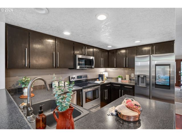 5615 Se OAK St, Portland, OR 97215