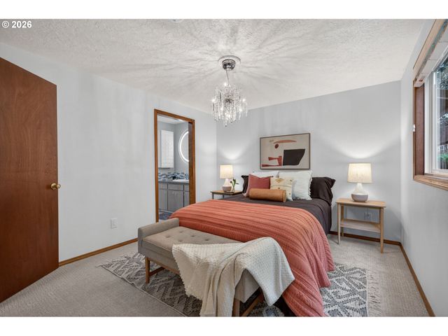 5615 Se OAK St, Portland, OR 97215