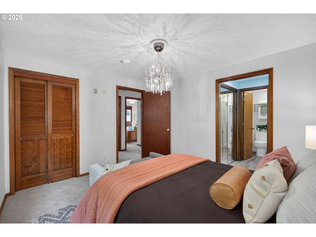 5615 Se OAK St, Portland, OR 97215