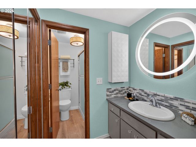 5615 Se OAK St, Portland, OR 97215