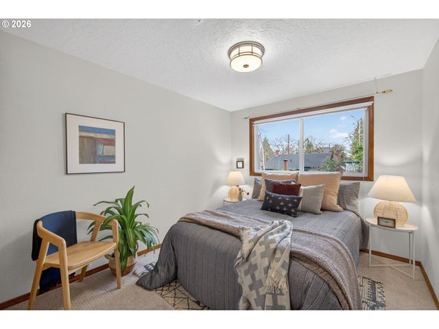 5615 Se OAK St, Portland, OR 97215