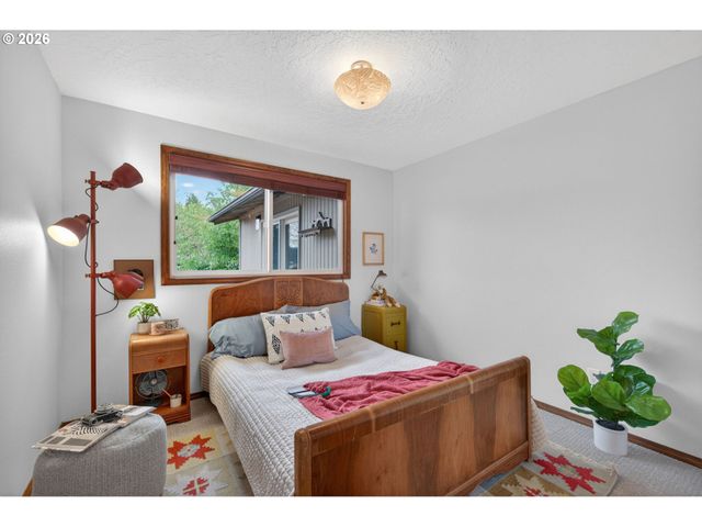 5615 Se OAK St, Portland, OR 97215