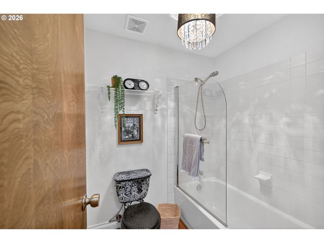 5615 Se OAK St, Portland, OR 97215