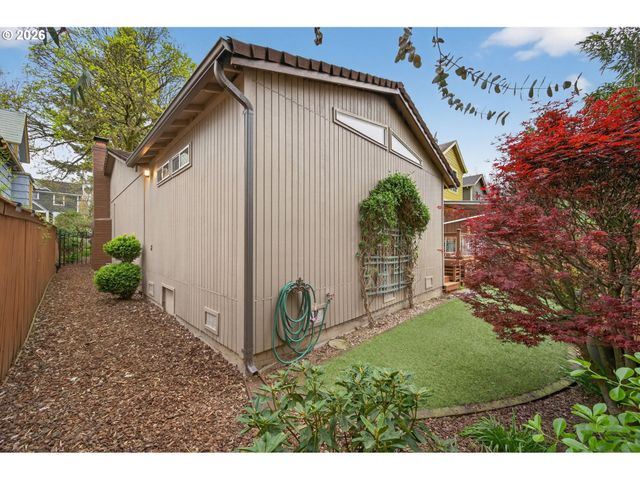 5615 Se OAK St, Portland, OR 97215