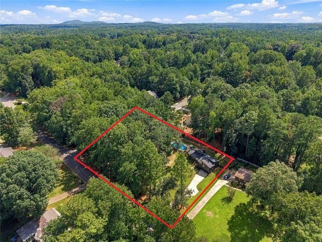 2945 Brett Circle NW, Acworth, GA 30101