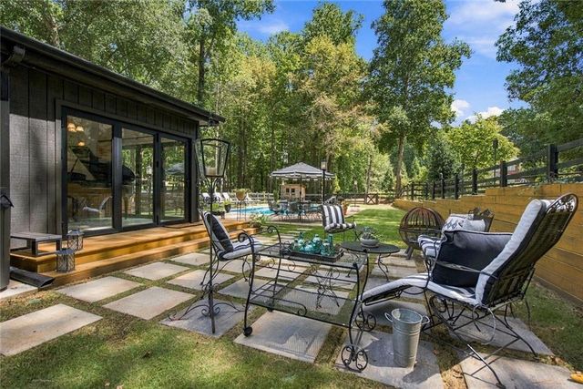2945 Brett Circle NW, Acworth, GA 30101
