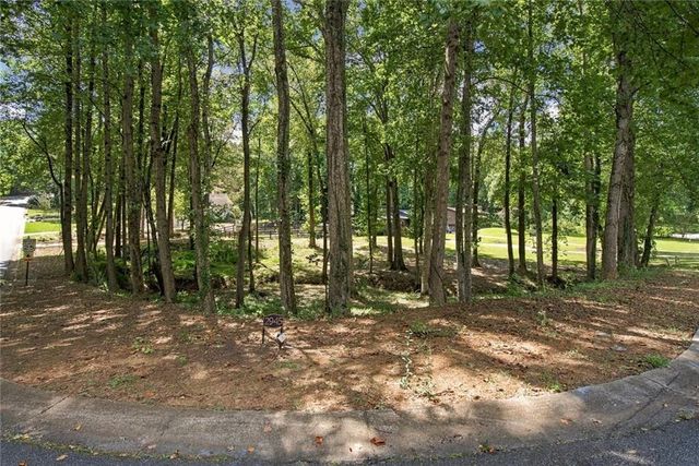 2945 Brett Circle NW, Acworth, GA 30101