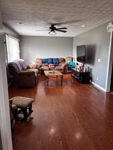 325 Goodlett Road, Salvisa, KY 40372