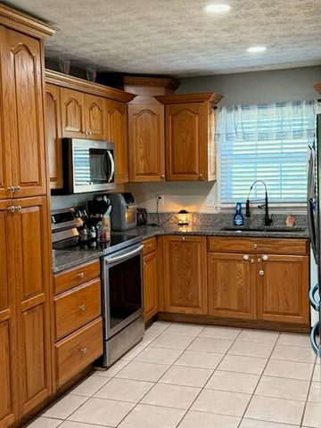 325 Goodlett Road, Salvisa, KY 40372