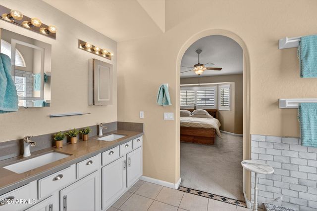 2297 E CATHY Court, Gilbert, AZ 85296