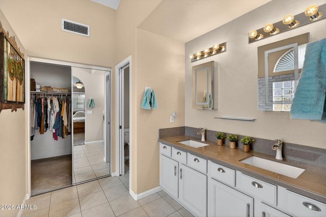 2297 E CATHY Court, Gilbert, AZ 85296